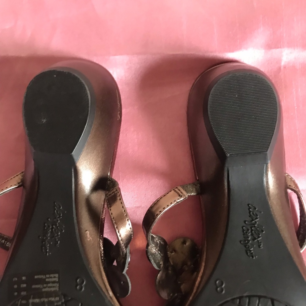 Sandals. - Picture 8 of 8